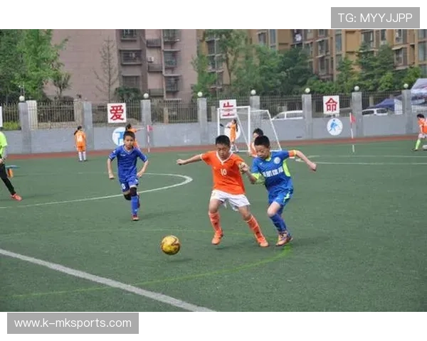 尤文米奇洛蒂禁区倒钩技惊四座,瞬间点燃足球激情